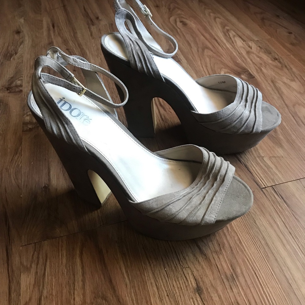 IDore Chunky Suede Platforms